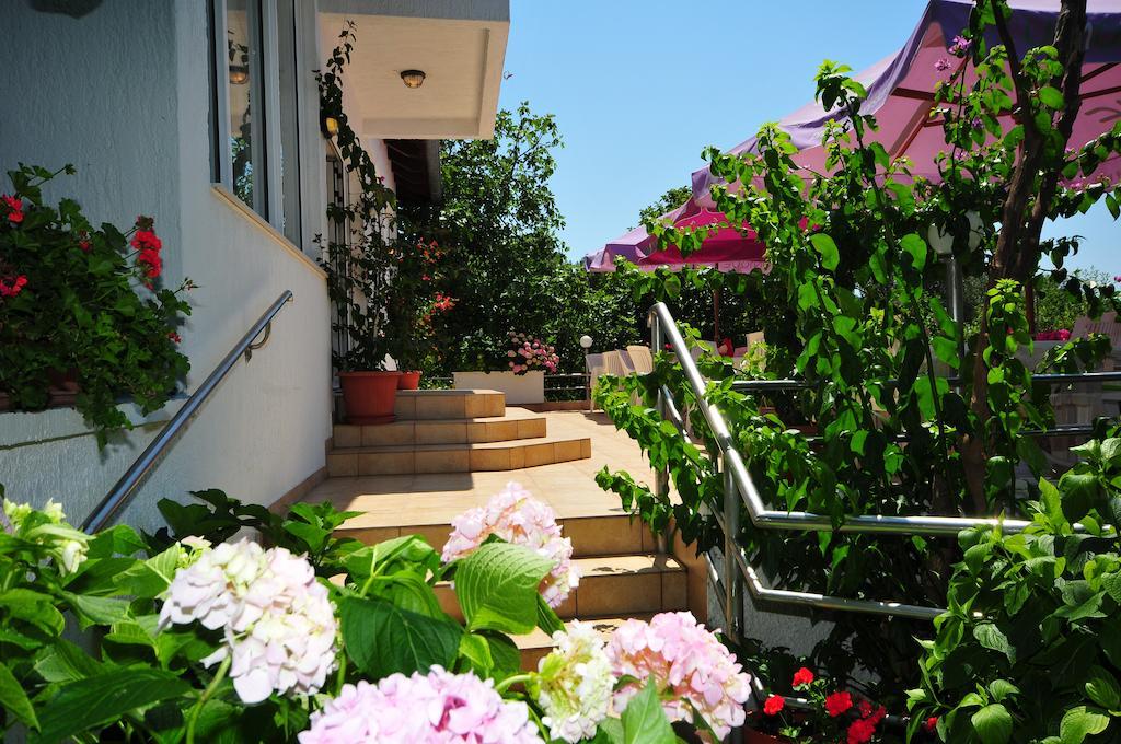 Guest House Ero Sukošan Exteriör bild